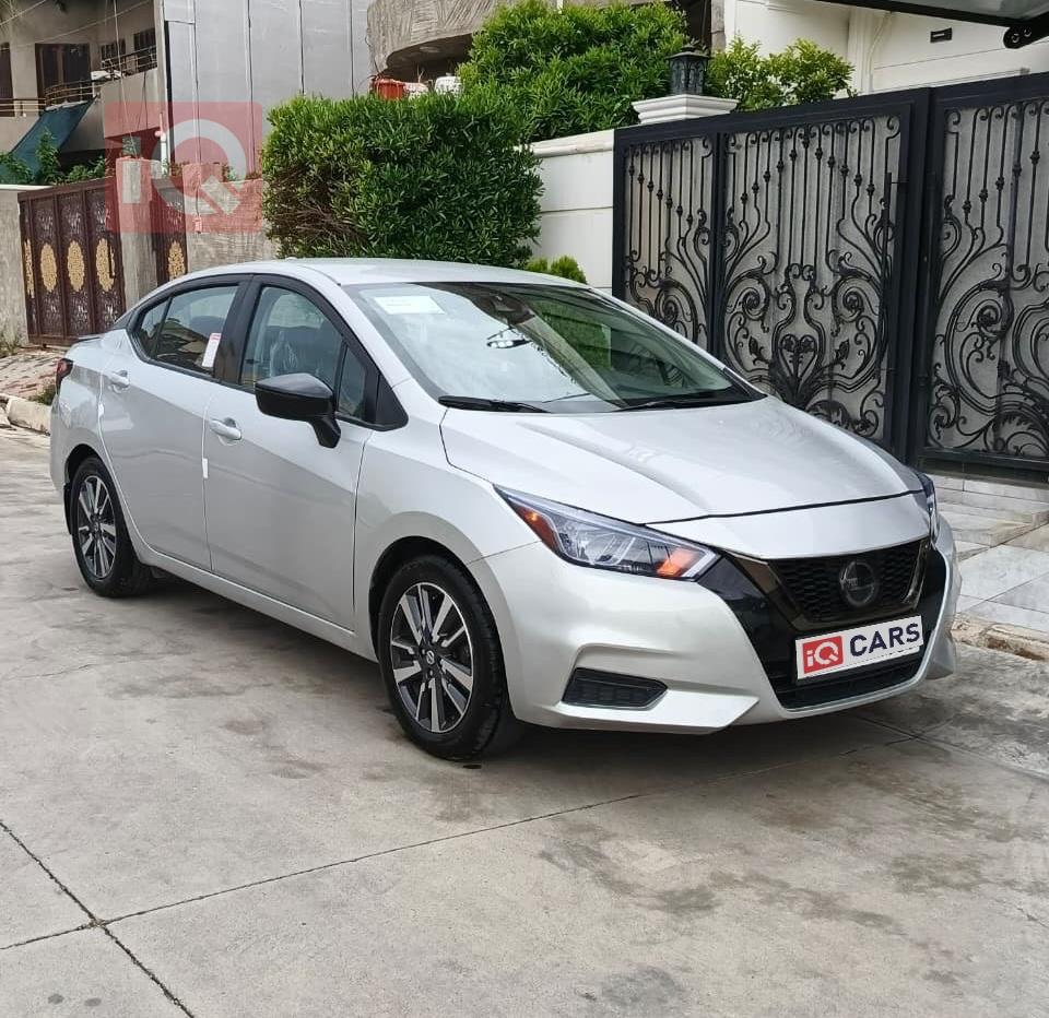 نيسان فيرسا